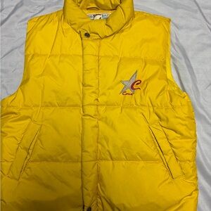 Women’s yellow vest